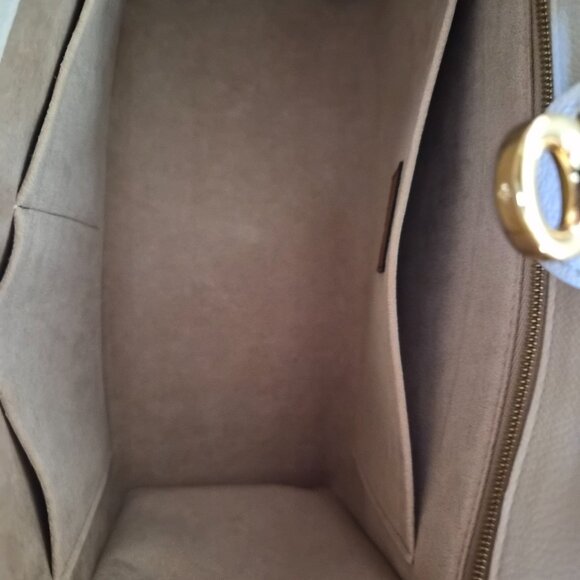 Brand New Never Used! Louis Vuitton On my Side MM - Picture 7 of 10